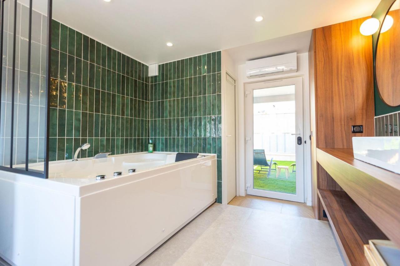 Love Room Du Mont D'Or - Baignoire Spa - Minibar Offert 马赛 外观 照片